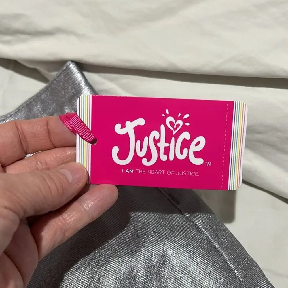Justice 10 wide